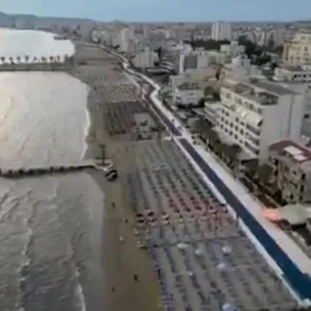 Sandy Blue Sea Appartamento Durrës